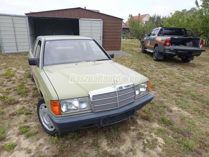 MERCEDES-BENZ 190 D