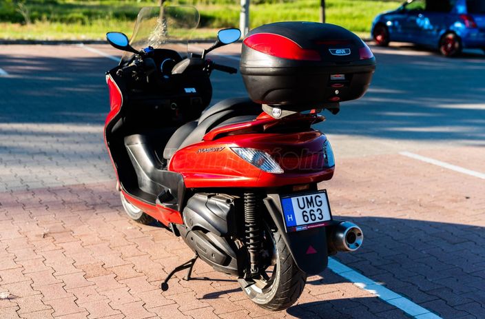 YAMAHA MAJESTY