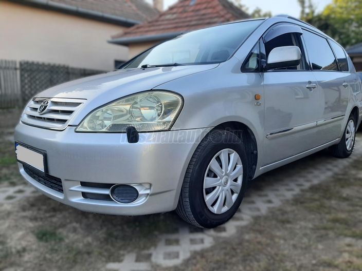 TOYOTA AVENSIS VERSO 2.0 D-4D
