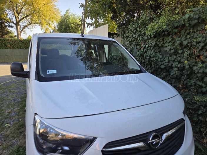 OPEL COMBO Life 1.2 T Edition (7 személyes )