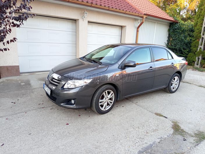 TOYOTA COROLLA Sedan 1.6 Luna