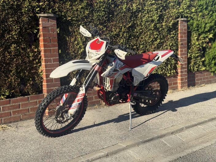 BETAMOTOR RR 400