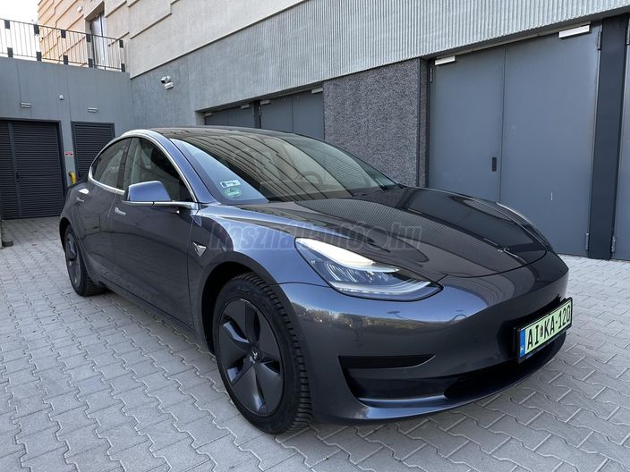 TESLA MODEL 3 Standard Range Plus Aut