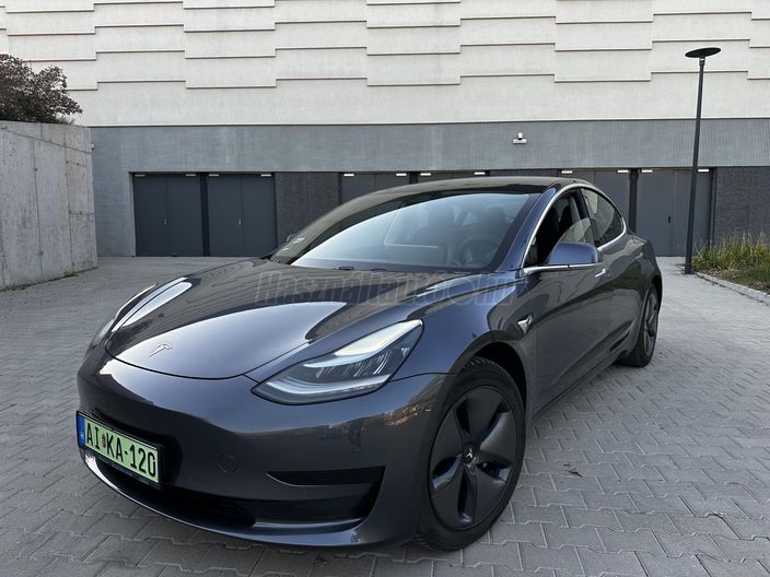 TESLA MODEL 3 Standard Range Plus Aut