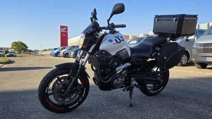 YAMAHA MT-03