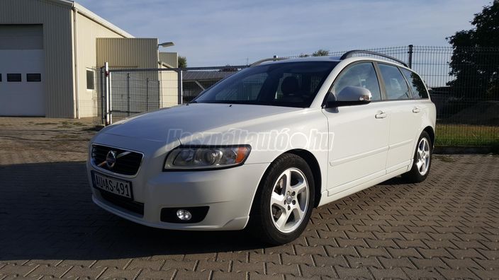 VOLVO V50 1.6 D [D2] Momentum
