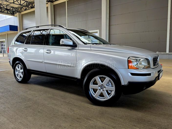VOLVO XC90 2.4 D [D5] Momentum