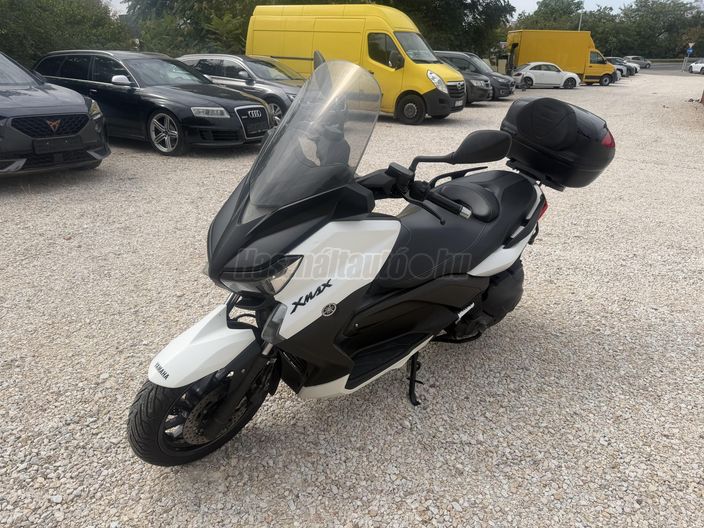 YAMAHA X-MAX 400