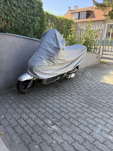 YAMAHA X-MAX 250