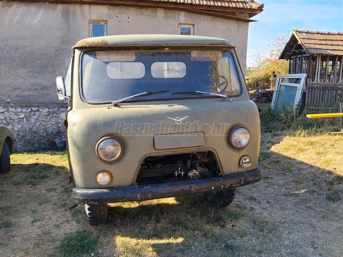 UAZ 452