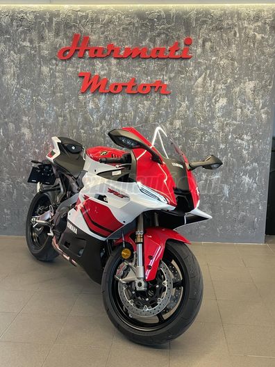 YAMAHA R9