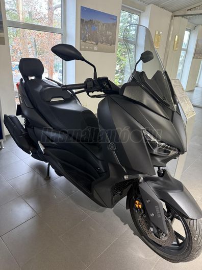 YAMAHA X-MAX 125