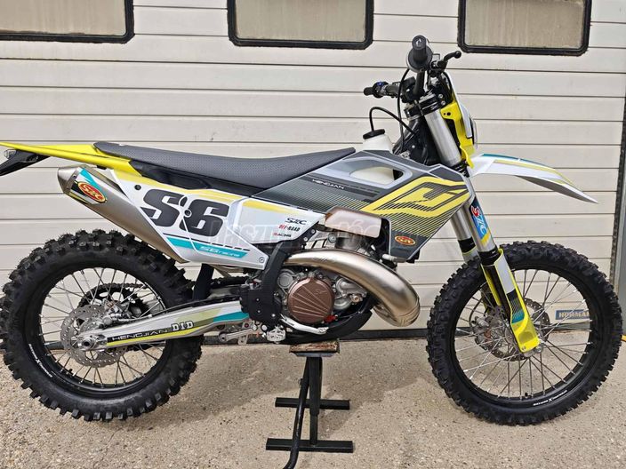 HUSQVARNA TE 300