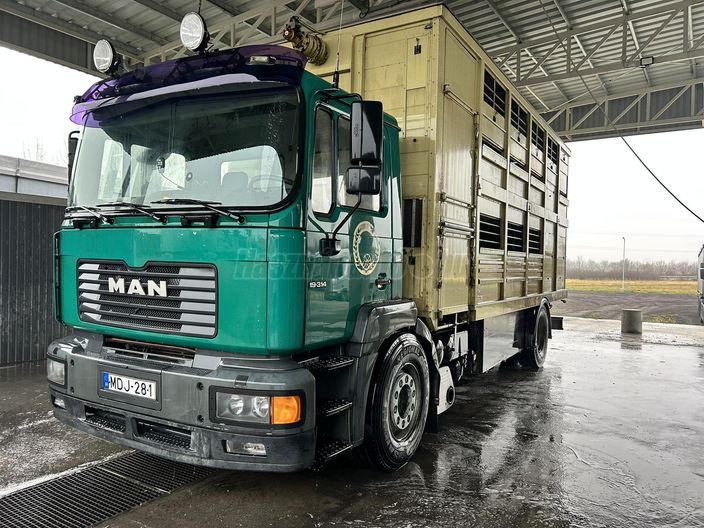 MAN F2000 19.314 FLLC kétszintes élőállat-szállító