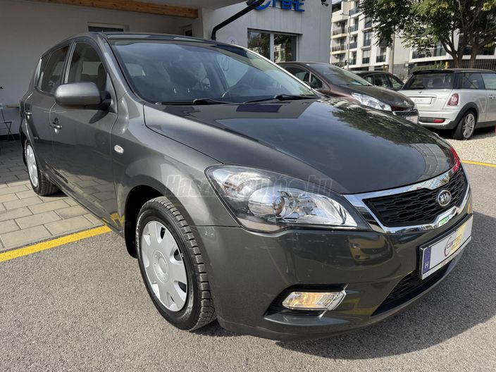 KIA CEE'D 1.4 EX