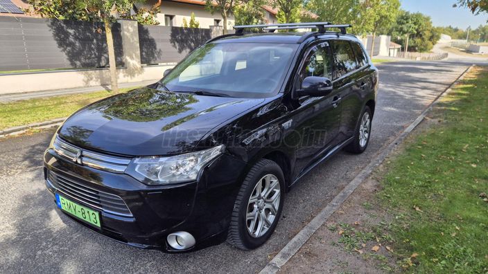 MITSUBISHI OUTLANDER 2.0 PHEV Intense Plus 4WD CVT