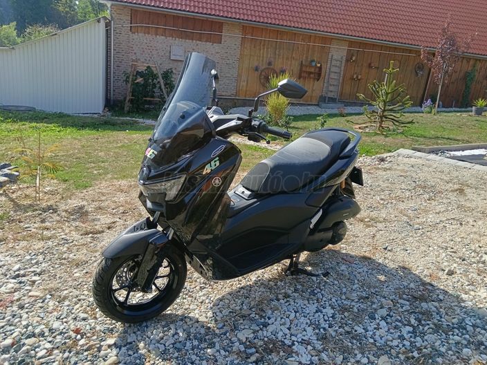 YAMAHA NMAX
