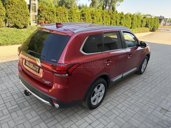 MITSUBISHI OUTLANDER 2.2 DI-D Intense Plus 4WD