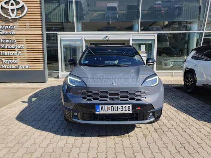 TOYOTA YARIS CROSS 1.5 Hybrid GR Sport Tech e-CVT