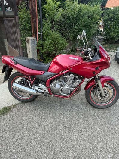 YAMAHA XJ 600