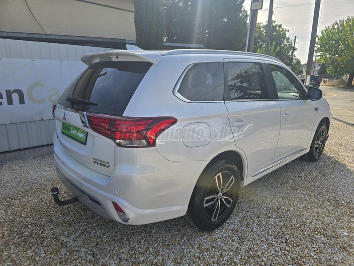 MITSUBISHI OUTLANDER 2.4 PHEV Instyle Premium 4WD CVT