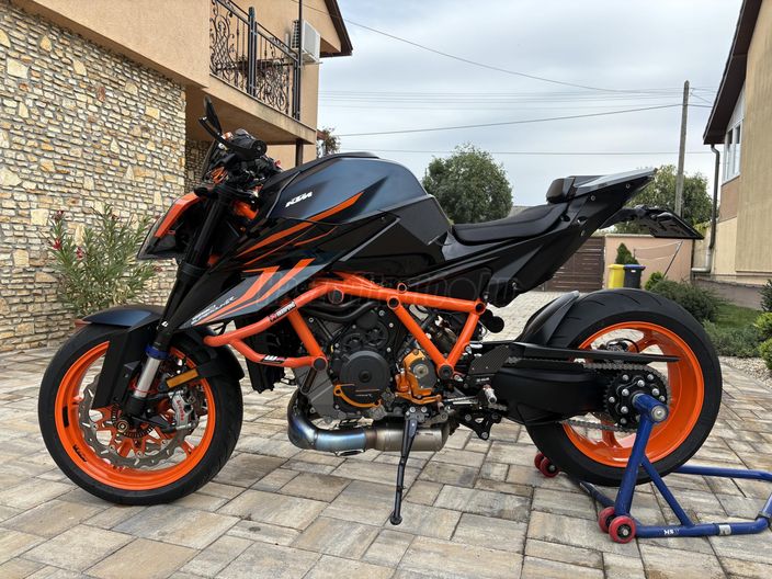 KTM 1290 SUPER DUKE R