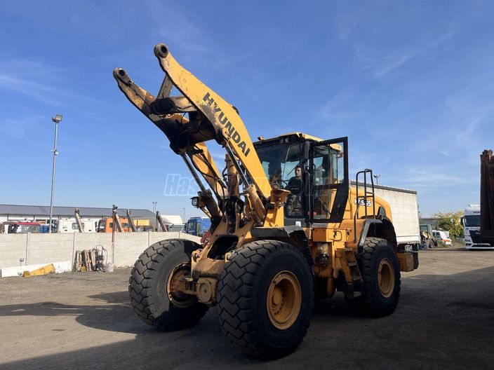 HYUNDAI HL965