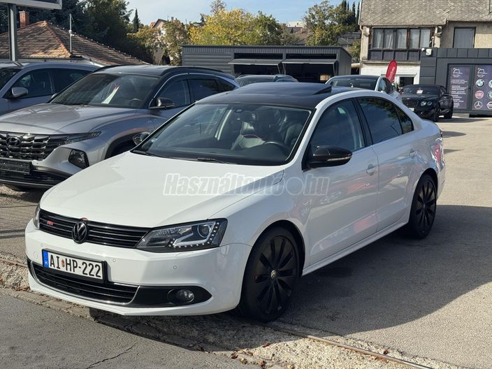 VOLKSWAGEN JETTA VI
