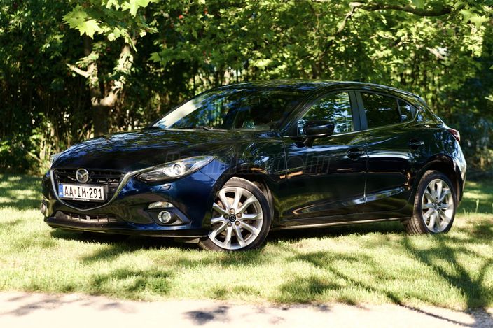 MAZDA 3 Sport 2.2 D Revolution