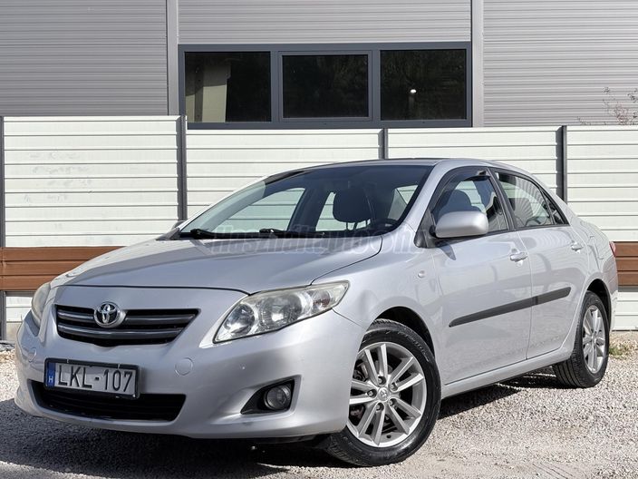 TOYOTA COROLLA Sedan 1.4 Luna