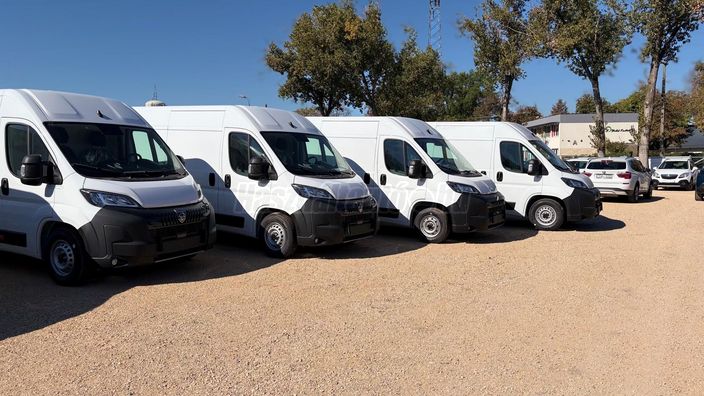 PEUGEOT BOXER 2.2 BlueHDI 330 FT L2H1 (2 személyes )