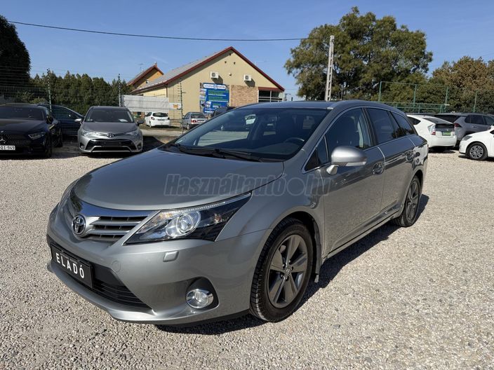 TOYOTA AVENSIS Wagon 1.8 Executive