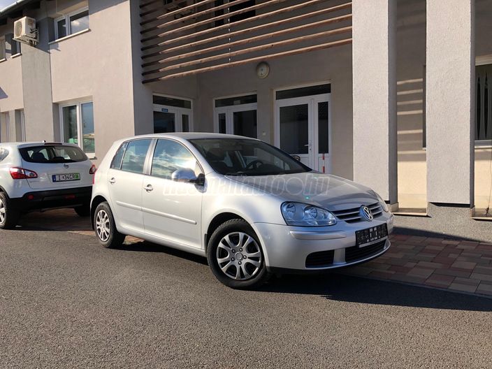 VOLKSWAGEN GOLF V 1.6 Comfortline