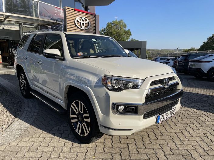 TOYOTA 4 RUNNER
