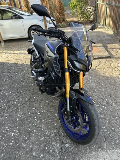 YAMAHA MT-09