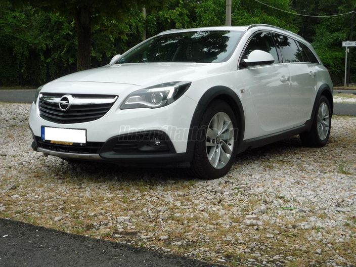 OPEL INSIGNIA Sports Tourer 2.0 CDTI AWD COUNTRY Start Stop