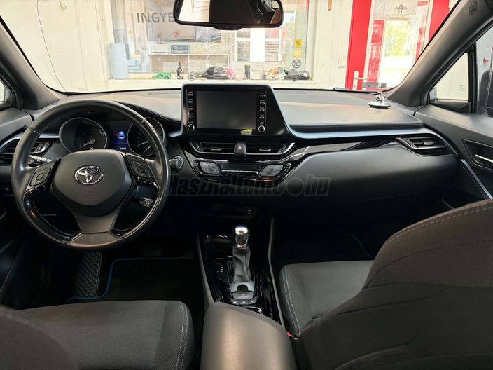 TOYOTA C-HR 2.0 Hybrid Executive e-CVT