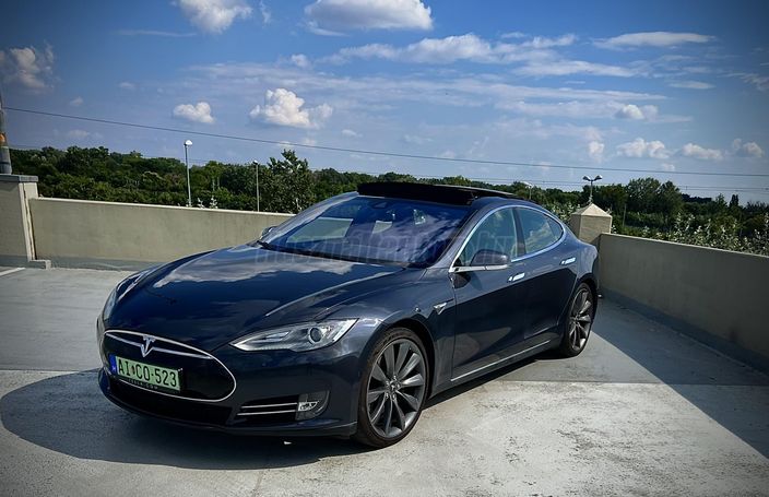 TESLA MODEL S 85 (Automata)