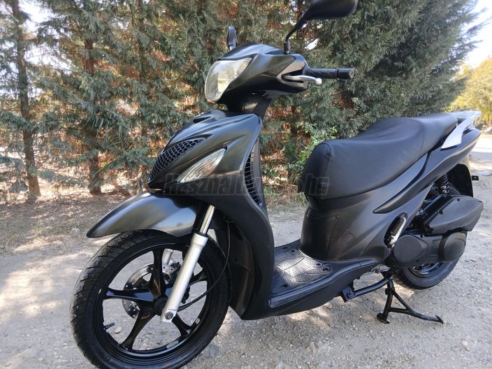 SUZUKI SIXTEEN 150