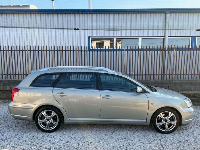 TOYOTA AVENSIS 2.0 Sol Technic