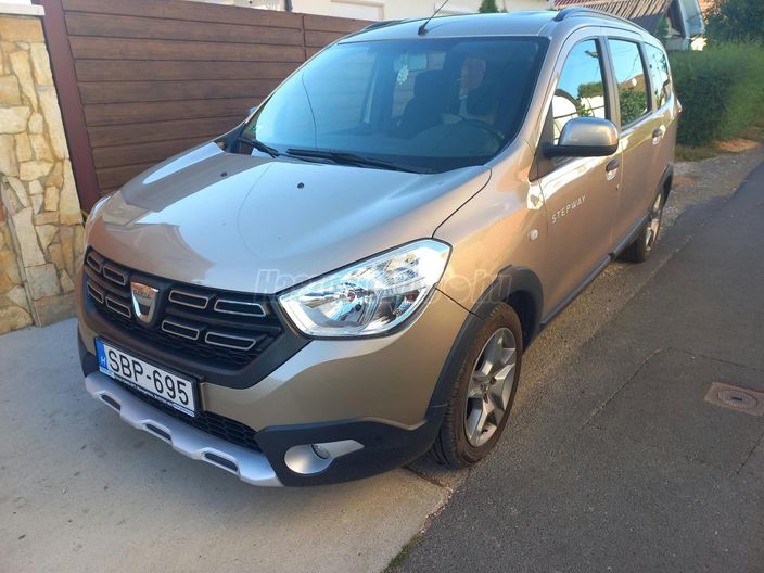 DACIA LODGY 1.5 Blue dCi Stepway (7 személyes )
