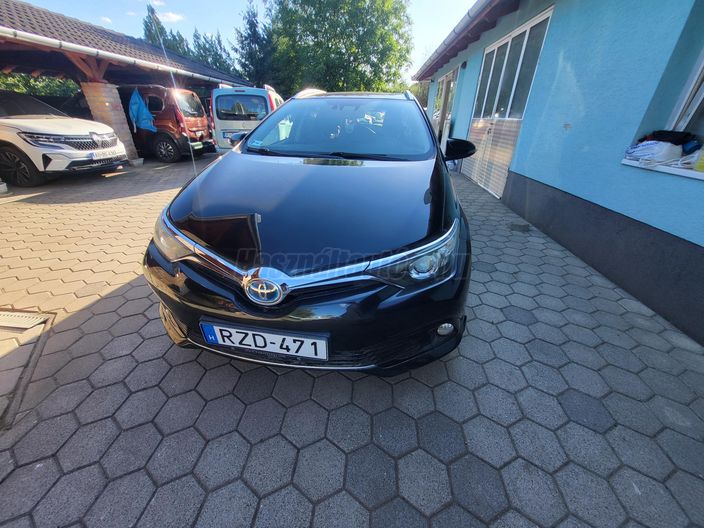 TOYOTA AURIS Touring Sports 1.8 HSD Executive TSS (Automata)