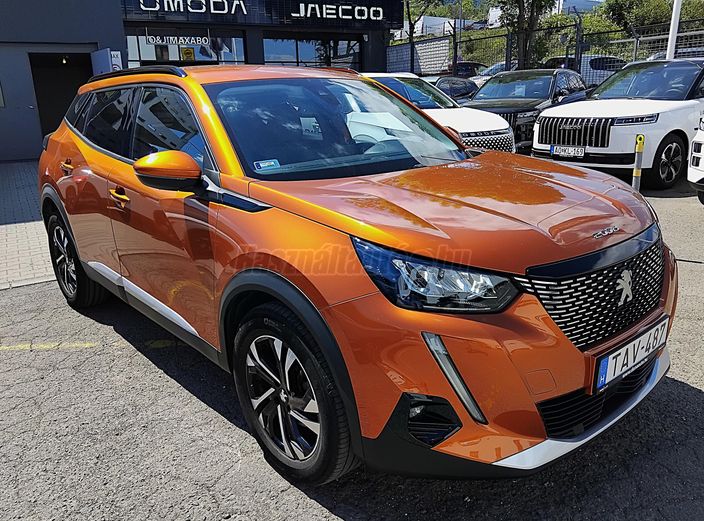 PEUGEOT 2008 1.2 PureTech Allure EAT8