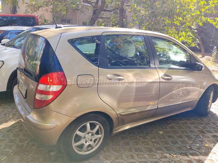 MERCEDES-BENZ A 150 Elegance Autotronic