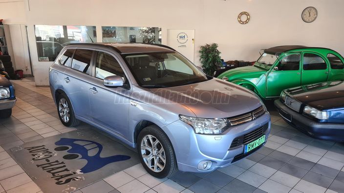 MITSUBISHI OUTLANDER 2.0 MIVEC Instyle Navi 4WD CVT