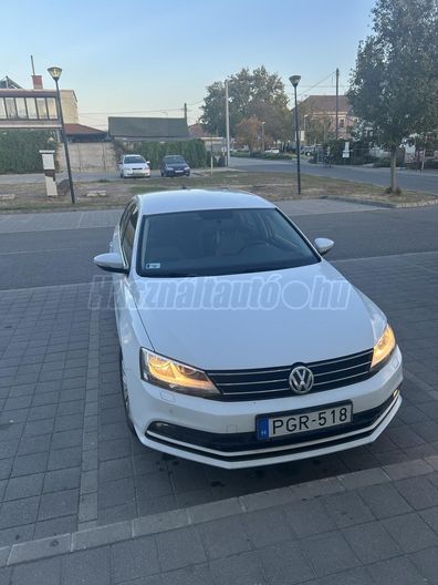 VOLKSWAGEN JETTA VI 1.4 TSI BMT Highline DSG