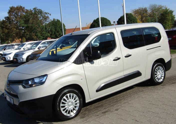 TOYOTA PROACE City Verso 1.2T Combi L2H1 [7 személy]