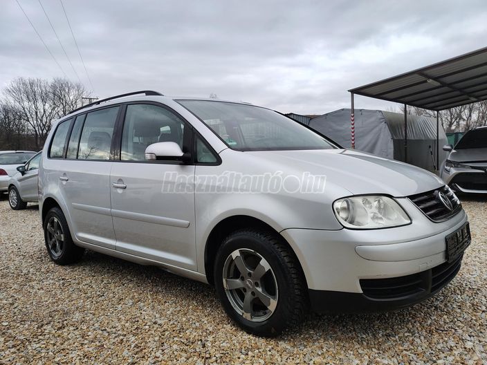 VOLKSWAGEN TOURAN 2.0 FSI Trendline