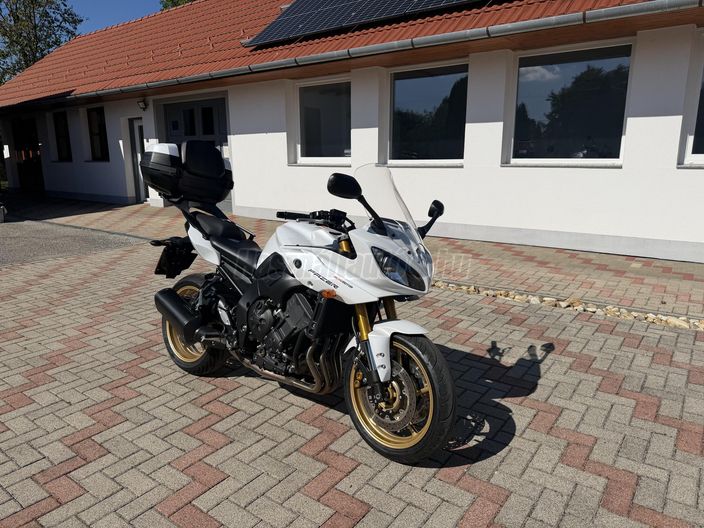 YAMAHA FZ8-S