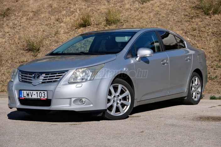 TOYOTA AVENSIS 2.2 D-4D Premium